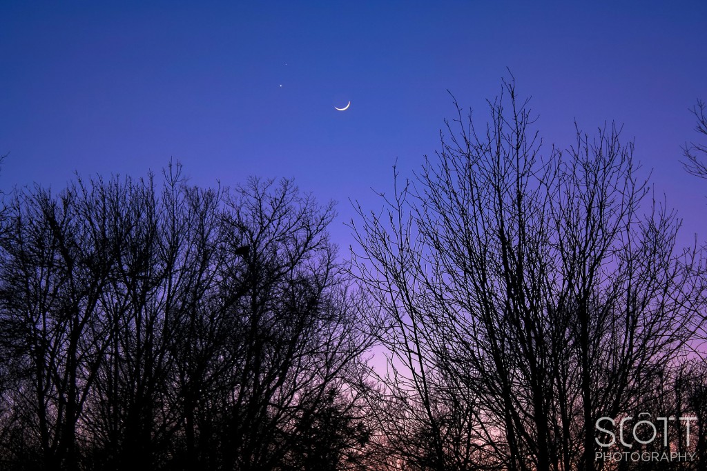 Moon, Venus, and Mars Conjunction at Sunset - February 20th, 2015
